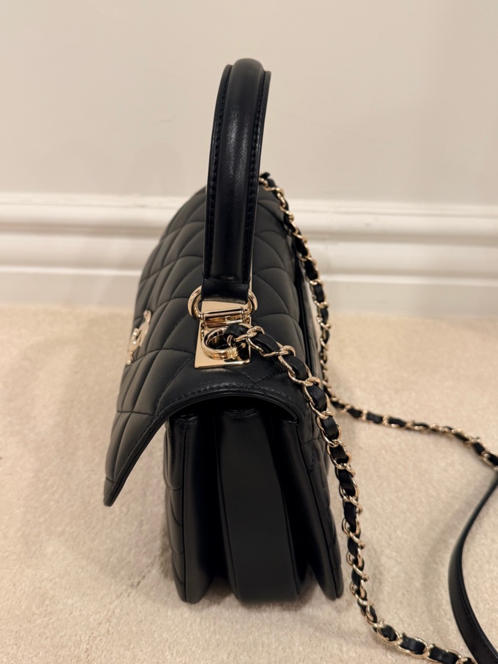 CHANEL Black Quilted Lambskin Top-Handle Satchel. - Picture 5 of 11